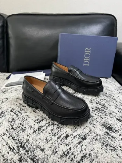 Dior — נעלי לופר מעור גריינדי לגברים — תמונה 2