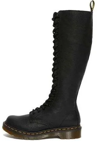 Dr. Martens Virginia 1B60 Lace-Up Boots